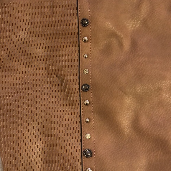 Marina Galanti large bag with removable strap.  Zipper close - Picture 2 of 10